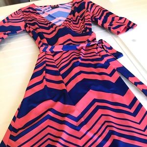 Adorable Extremely Comfortable Dress w tie